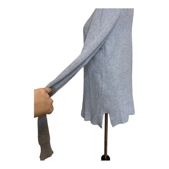 Old Navy long sleeves gray lace up top size Small - Picture 8 of 9